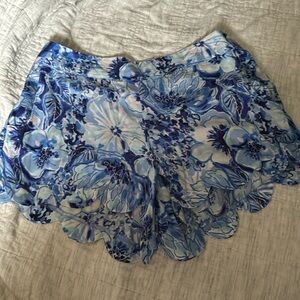 LILLY PULITZER shorts Catch And Keep Blue Floral Scallop Hem, Size L NWOT